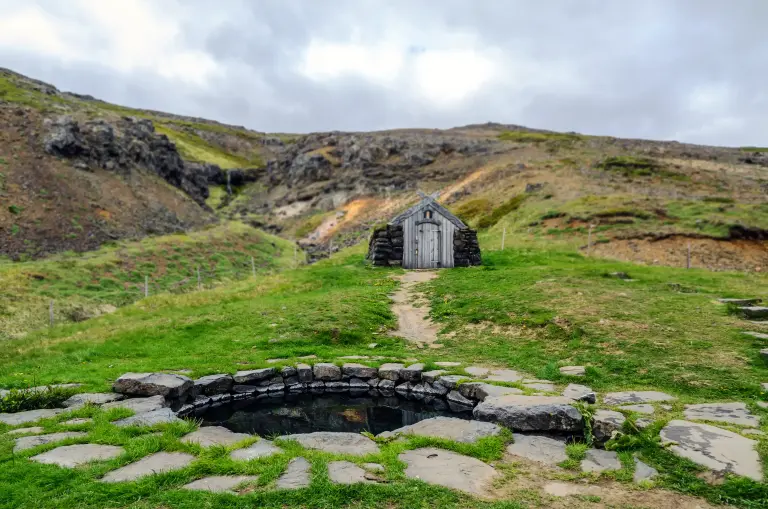 Gudrunarlaug hot spring