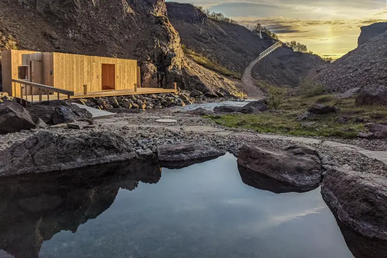 Husafell Canyon Baths - Changing rooms