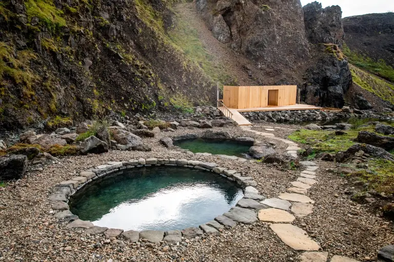 Husafell Canyon Baths - Outdoor view of the pool